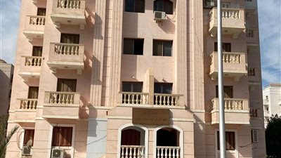 تخصيص ١٢ شقة سكنية 