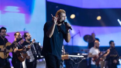 بعد نجاح حفله بالكريسماس.. عمرو دياب يستعد لحفل جديد يوم 18 يناير بدبي