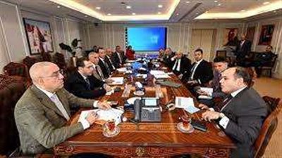 وزيرا الإسكان والتجارة يبحثان تحسين المناطق الصناعية بالمدن الجديدة
