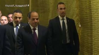 الرئيس السيسي يغادر كاتدرائية ميلاد المسيح بالعاصمة الادارية