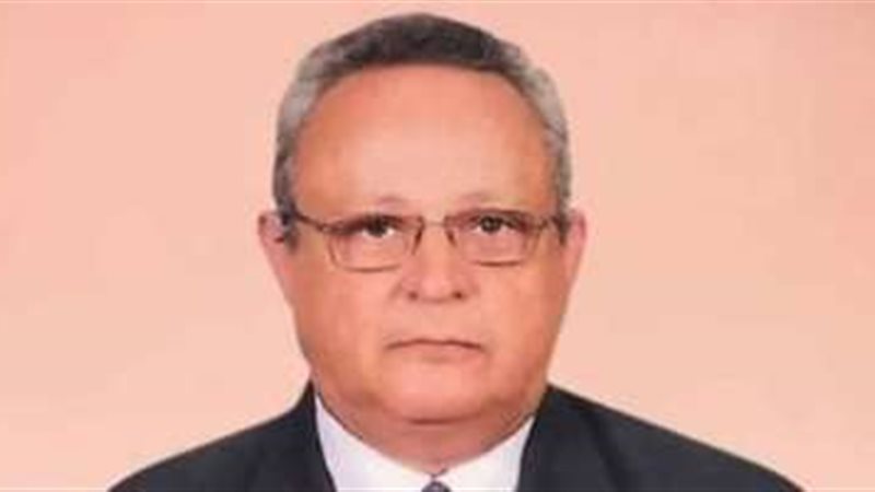 أحمد زايد مدير مكتبة