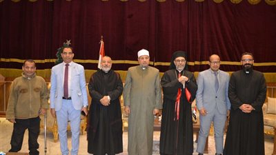 نائب رئيس جامعة الأزهر بأسيوط يهنئ المسيحيين بعيد الميلاد المجيد