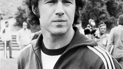 ثنائي الليجا ينعيان وفاة قيصر كرة القدم الألمانية