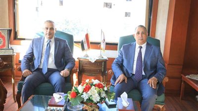 نقيب المحامين يلتقى محافظ سوهاج لدعوته لحضور وضع حجر الأساس لنادي المحامين