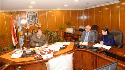 محافظ أسيوط يتابع مستجدات مشروعات هيئة الأبنية التعليمية