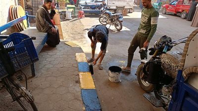 محافظ أسيوط: حملات نظافة وتسوية طرق ودهان بمركز منفلوط