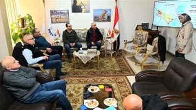 وزير الإسكان يعقد اجتماعا بالسويس الجديدة لمتابعة سير العمل