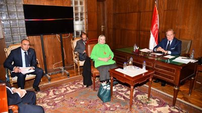 الحكومة توافق علي مقترح ابوحجازي بجدولة مديونيات التأمينات لصناع الاثاث بدمياط بفترة سداد حتي ٧سنوات