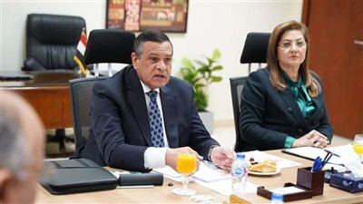 هالة السعيد وهشام آمنة يوقعان القرار المشترك لبرنامج التنمية المحلية المطورة