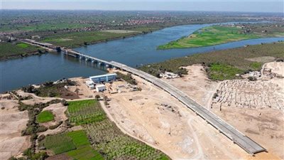 النقل تكثف الأعمال التنفيذية بمحور الفشن في محافظة بني سويف