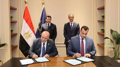 توقيع بروتوكول تعاون لتطوير البنية الأساسية لشبكات الاتصالات بنطاق الأراضى والمنشآت الخاصة بوزارة الشباب والرياضة
