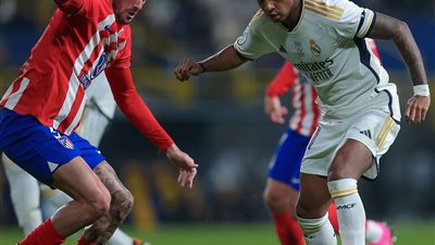 نيران صديقة وإنقاذ كارفخال.. شوط ثاني مثير بين ريال مدريد وأتليتكو