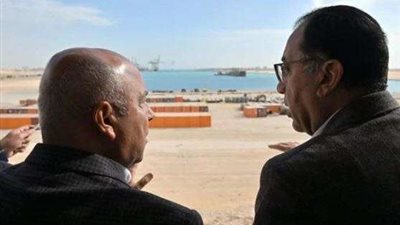 رئيس الوزراء يتفقد مراحل تطوير طريق «السويس - السخنة»