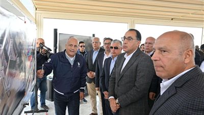 مدبولي يتفقد مصنع سيراج «فلير» لإنتاج أجهزة الإضاءة