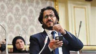 1900 جنيه.. برلماني يعلن مفاجأة بسبب معلمي الحصة