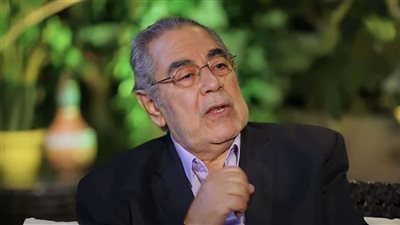 عمرى ما أذيت حد.. صبرى عبد المنعم يتأثر على الهواء (فيديو)