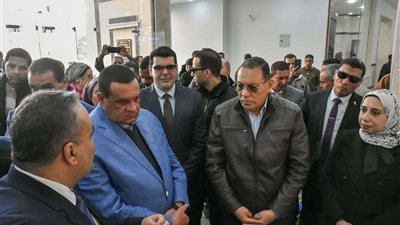 وزير التنمية المحلية ومحافظ الشرقية يفتتحان مشروع إنشاء نفق عرابي أسفل السكة الحديد