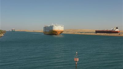 قناة السويس: انتظام حركة الملاحة.. وعبور 44 سفينة من الاتجاهين اليوم