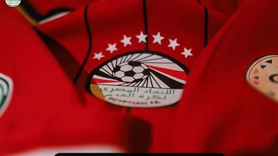 المنتخب الوطني بالزي الأحمر أمام موزمبيق في أمم إفريقيا