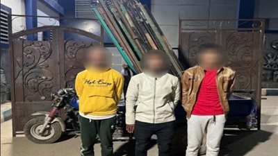 حبس 3 متهمين بسرقة 10 أبواب حديدية من المقابر ببني سويف