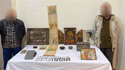 ضبط 106 قطعة أثرية تعود لعصور قديمة مختلفة بحوزة شخصين بالفيوم