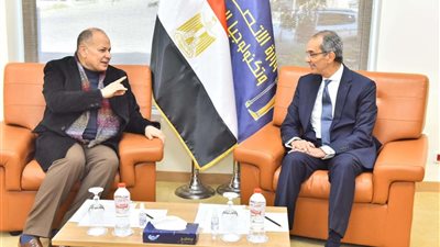 محافظ أسيوط يستقبل وزير الاتصالات لتفقد المصانع والشركات التكنولوجية