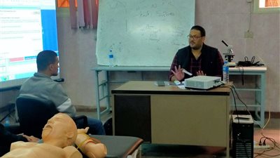 كلية الطب البشري بسوهاج تنظم دوره تدريبية للطلاب عن الاسعافات الاولية