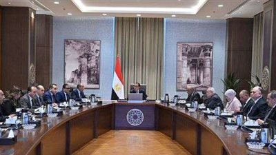 رئيس الوزراء يتابع استراتيجية تطوير المطارات المصرية