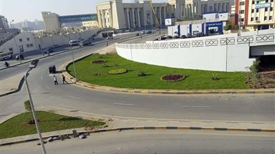 أعمال تجميل المناطق المحيطة بمحطة قطارات الصعيد في بشتيل (صور)