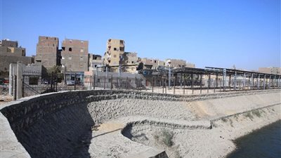 محافظ سوهاج يتابع الموقف التنفيذي لمشروع التطوير الحضارى لمنطقة أعلى مفيض ترعة نجع حمادى