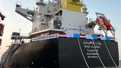 وزير النقل: تسلم شركة الملاحة الوطنية سفينة وادي العريش من ترسانة هانتونج الصينية