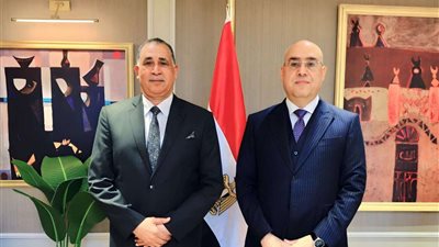 نقيب المحامين يلتقي وزير الإسكان لبحث المشاكل الخاصة بالأراضي والنوادي الاجتماعية بالمدن الجديدة
