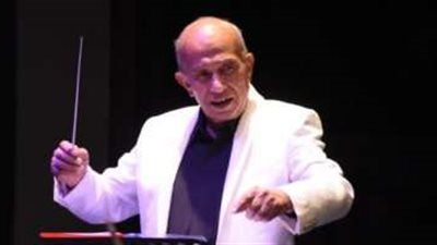 بكلمات مؤثرة.. نادية مصطفى ومصطفى كامل بنعون المايسترو عبد الحميد عبد الغفار