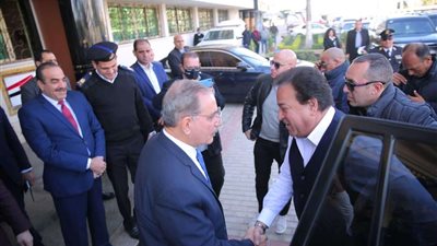 محافظ كفر الشيخ يستقبل وزير الصحة لتفقد عدد من المستشفيات والمنشآت الصحية