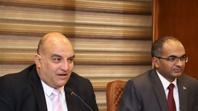 الإسكان: نستهدف الاستثمار فى العامل البشرى وتنفيذ مستهدفات برنامج الصرف بالصعيد