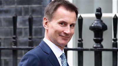 وزير المالية البريطاني في دافوس: ينبغي وضع قوانين مخففة الآن للذكاء الاصطناعي حتى لا نوقف عجلة نموه