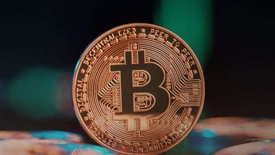 بتكوين تهبط بأكثر من 15% بعد إطلاق الصناديق المتداولة