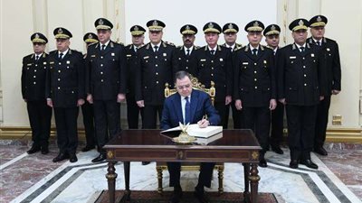 وزير الداخلية للرئيس السيسى: رجالنا أكثر فداءً وأصدق وفاءً خلف قيادتكم