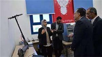 رئيس الوزراء يتفقد مكتبة مصر العامة في أسوان