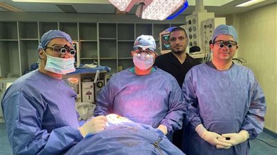 فريق طبي بمستشفي سوهاج الجامعي ينجح في استئصال ورم سرطاني يزن 500 جرام بالغدة النكافية
