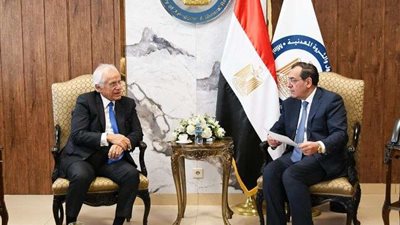 وزير البترول يناقش التعاون الثنائي مع رئيس مجموعة كوبيلوزوس اليونانية