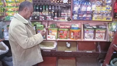 محافظ أسيوط: ضبط وإعدام كميات من الأغذية الفاسدة خلال حملة تموينية