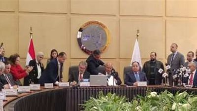 رئيس الوكالة الإيطالية للتجارة يثمن مشروع تشغيل خط رورو