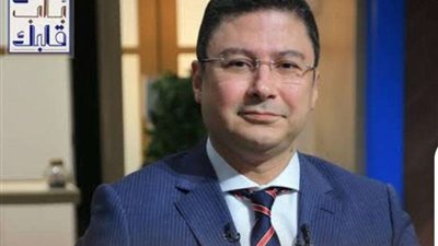 أيمن غنيم يطالب بكتيب توثيق إنجازات الدولة بمختلف اللغات