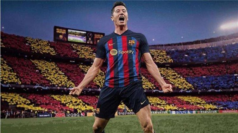 ليفندوسكي لاعب فريق