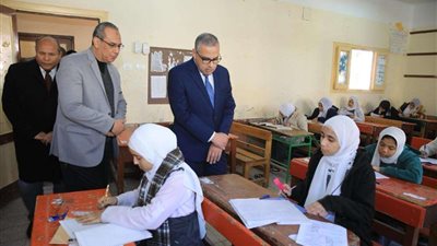 ايقاف رئيس لجنة وثلاثة مراقبين عن العمل لتسهيل الغش في لجان الاعدادية بجهينة