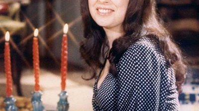 إلهام شاهين في رسالة تقدير لـ الفنانة نجاة: كان حلم لنا أن نراكي تقفين على المسرح