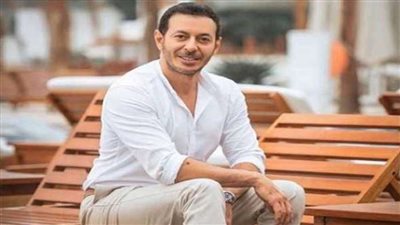 خرج من المستشفى.. تعرف على الحالة الصحية لوالد مصطفى شعبان بعد تعرضه لوعكة صحية