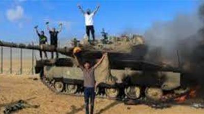 فصائل فلسطينية تعلن استهداف 3 جرفات إسرائيلية غرب مدينة خان يونس