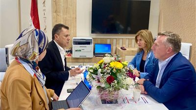 وزير السياحة يبحث مع ممثلي شركات الطيران الإسبانية جذب المزيد من حركة السفر لمصر